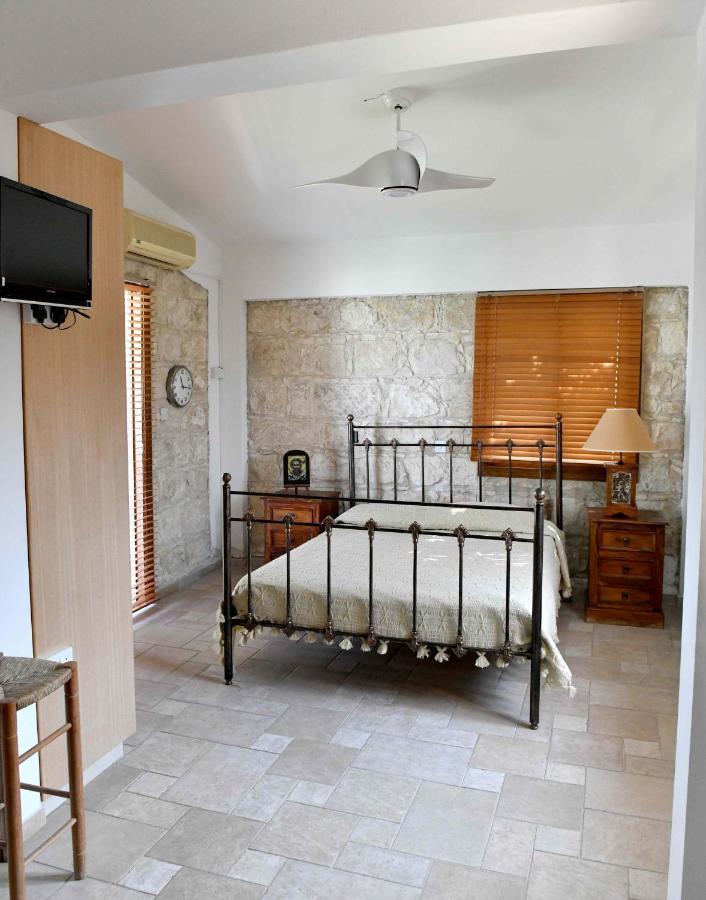 Lasa Black Rock Villa Paphos Esterno foto
